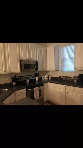 Building Photo - 134 Marketplace Ave