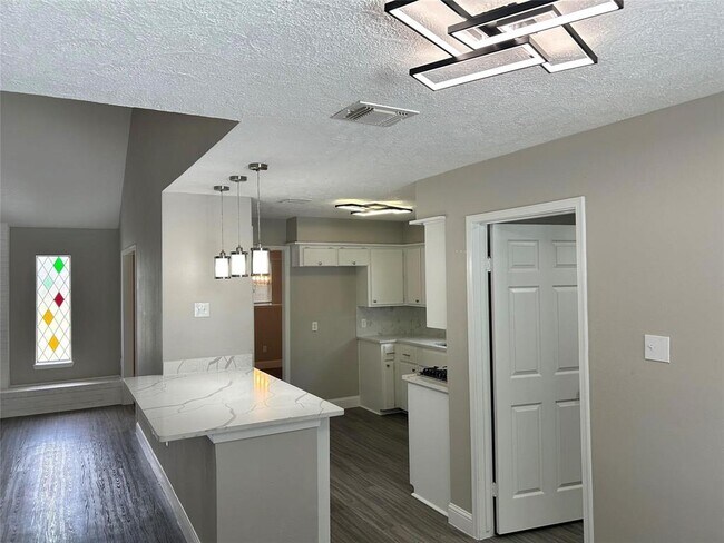Building Photo - 1601 Washington Dr