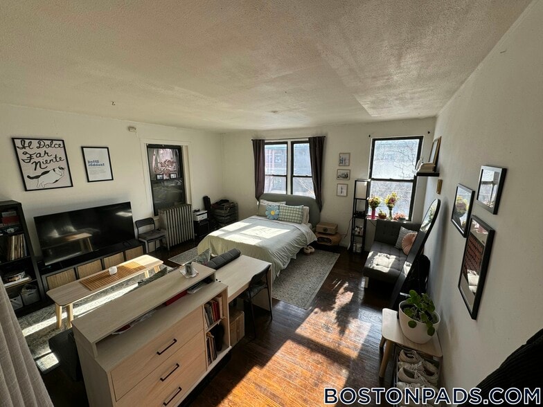 Building Photo - 153 Brighton Ave