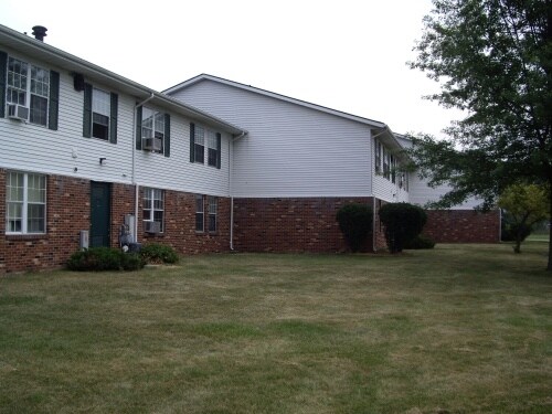 Primary Photo - Woodsview Manor Apartments