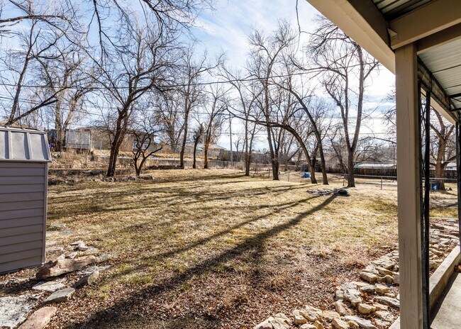 Building Photo - Newly Remodeled 5 Bed Home with Huge Yard