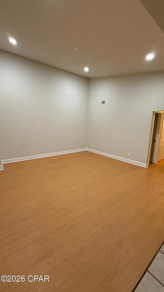 Building Photo - 127 Kacy Ln