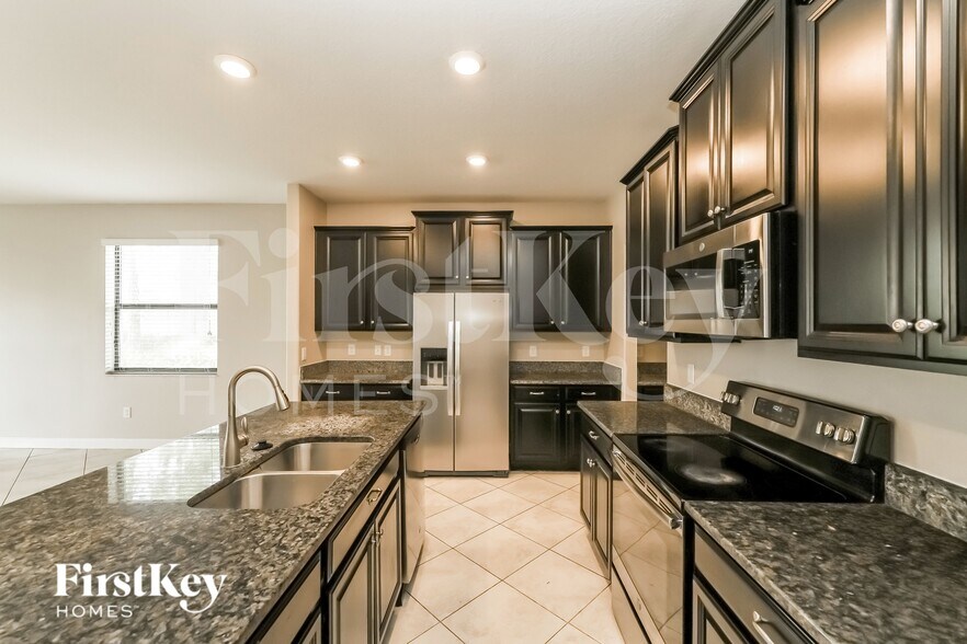 Building Photo - 9901 Victory Gallop Loop