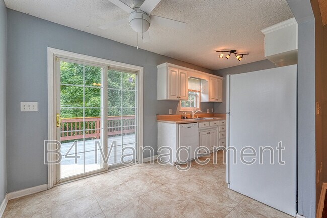 Building Photo - 208 Cotton Creek Dr