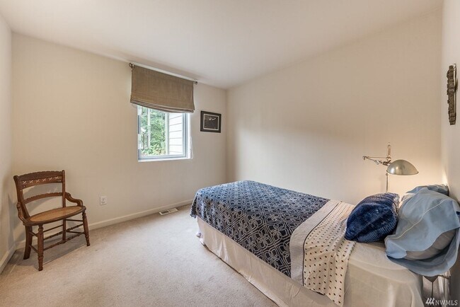 Building Photo - Everett Single Family house 3 bd 2.5 bath ...