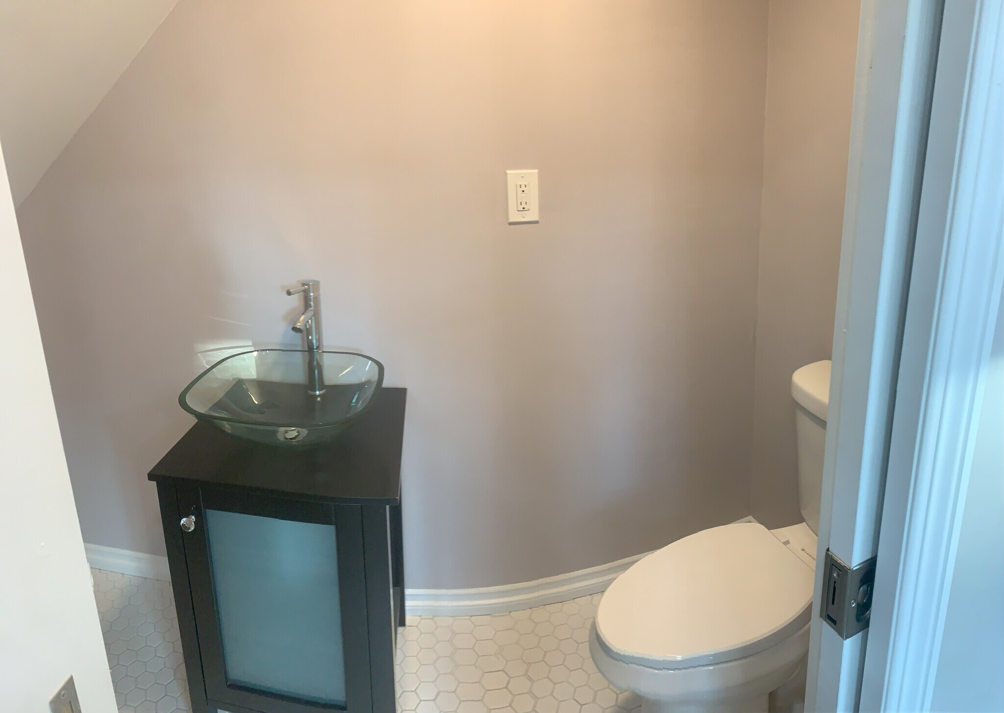 guest bathroom - 3448 Fairmount Blvd