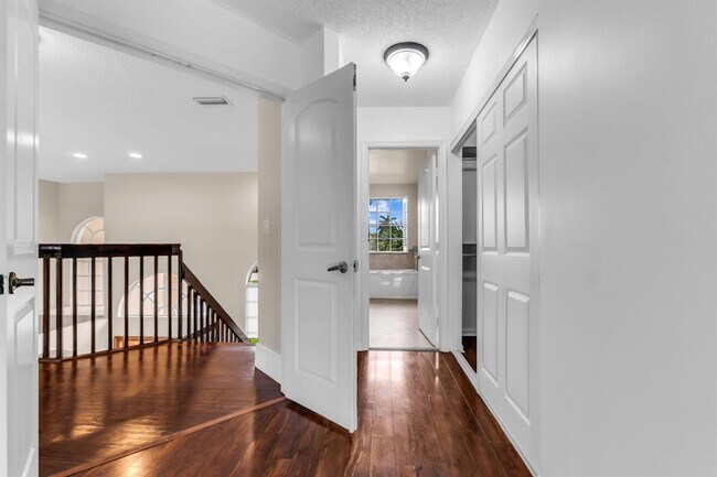 Building Photo - 1333 SW 175th Way