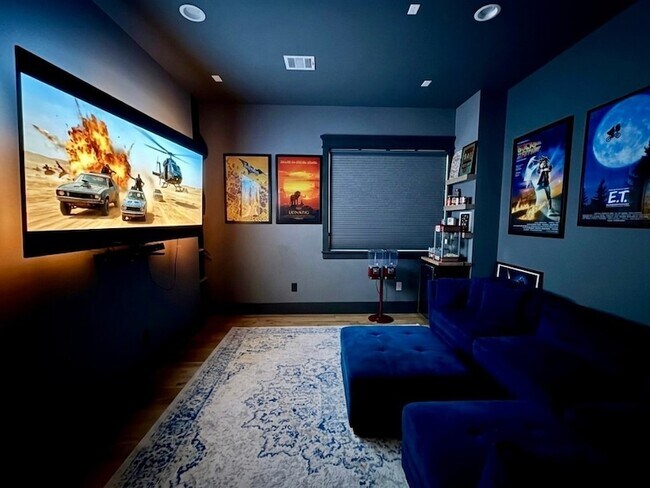 Building Photo - 805 Cordell St