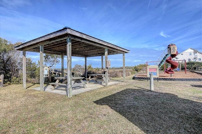 Building Photo - OFF SEASON RENTAL- Turtle Cove Community