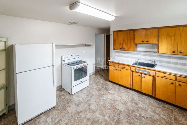 Building Photo - 620 E Euclid Ave