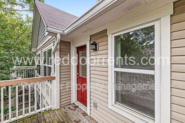 Building Photo - 2406 N Delaware St