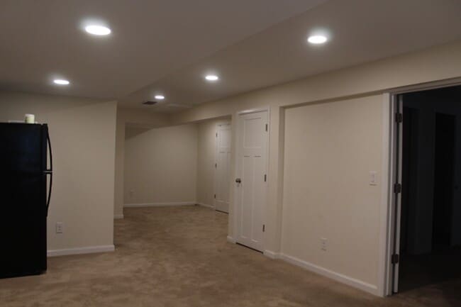 Building Photo - Gorgeous 2 Story End Unit in Lakewood!