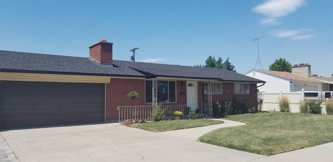 Primary Photo - 6906 S 345 E