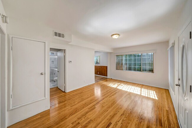 Building Photo - 654 Patterson-