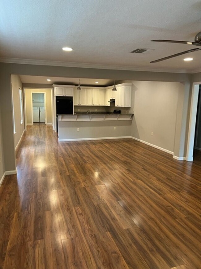 Building Photo - 1901-1902 Ethel St