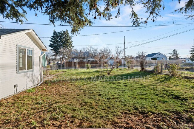 Building Photo - Welcome to this charming 1-bedroom, 1-bathroom home located in the vibrant city of Spokane, WA.