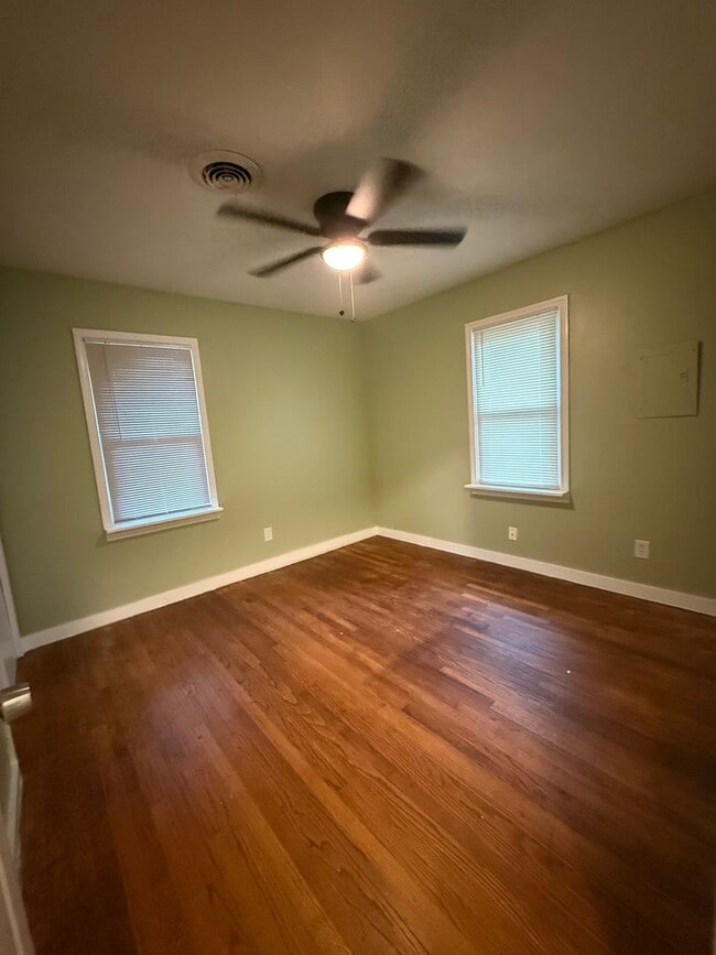 Building Photo - 2 bed/1 bath home in South Oklahoma City