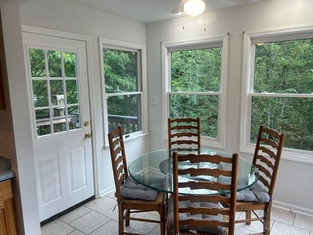 Building Photo - 1503 Strawberry Ln