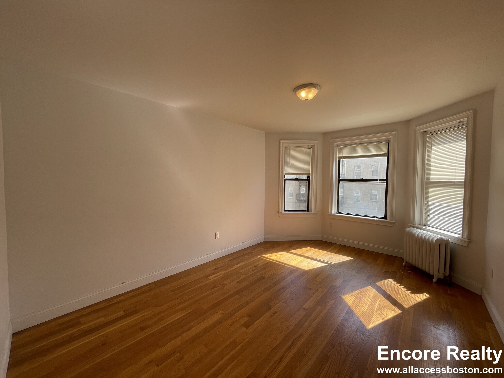 Building Photo - 108 Peterborough St