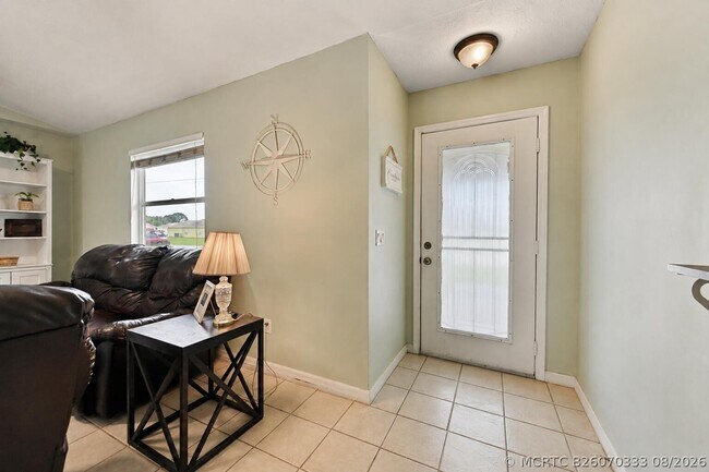 Building Photo - 1755 SW Castinet Ln