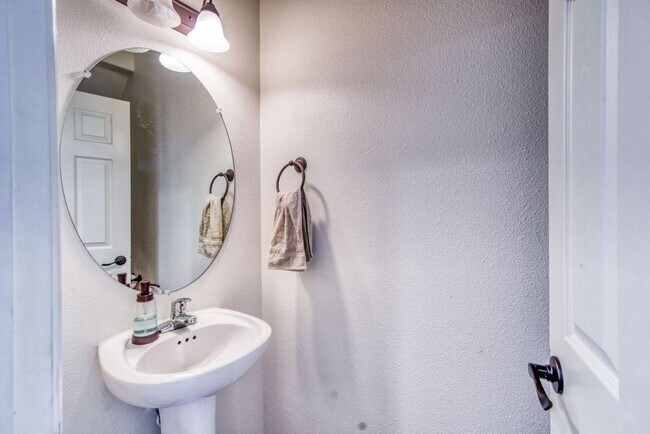 Building Photo - 3 br, 2.5 bath House - 3762 Friendship Ln.