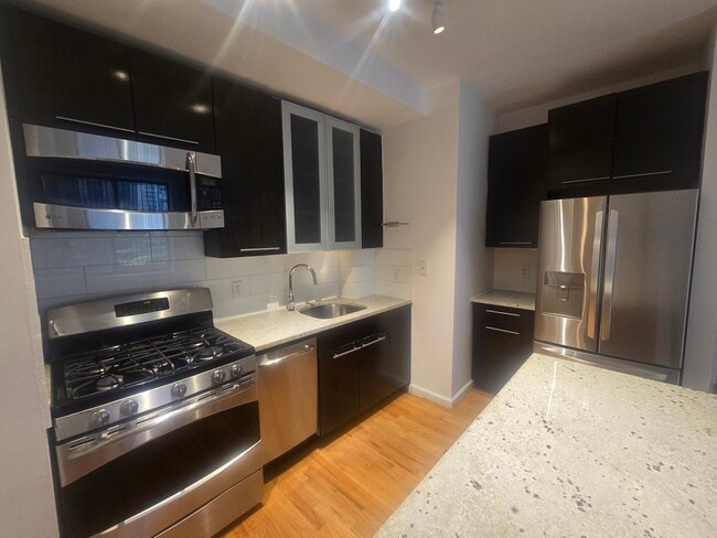 Building Photo - 5 W 127th St