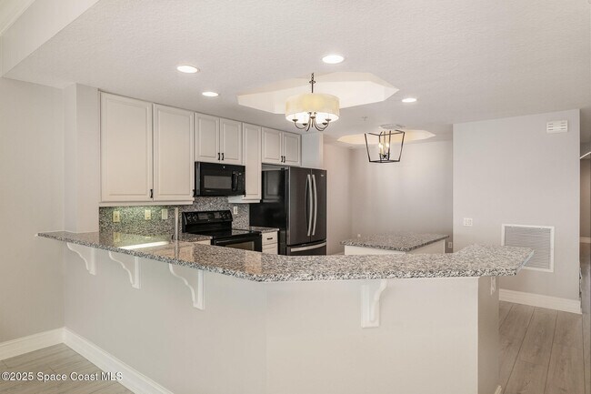 Building Photo - 93 Delannoy Ave