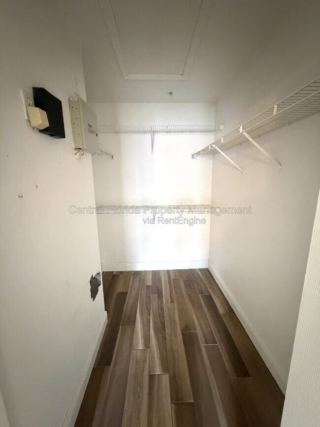 Building Photo - 3391 Parkchester Square Blvd