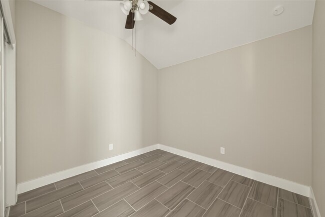 Building Photo - 6619 Misty Dale Dr