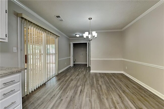 Building Photo - 7116 Stonecreek Dr