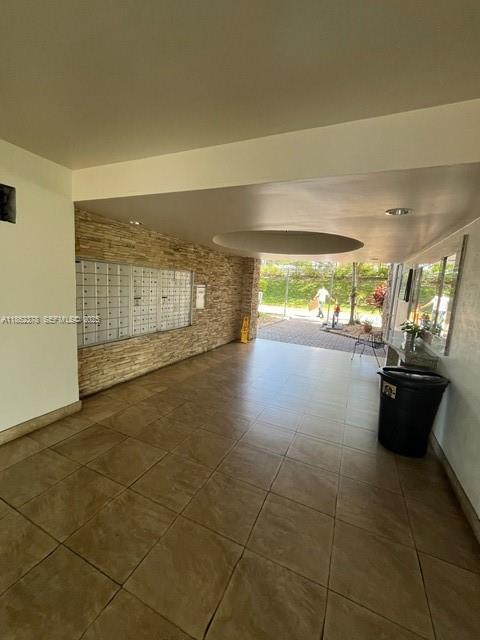 Building Photo - 1175 Miami Gardens Dr