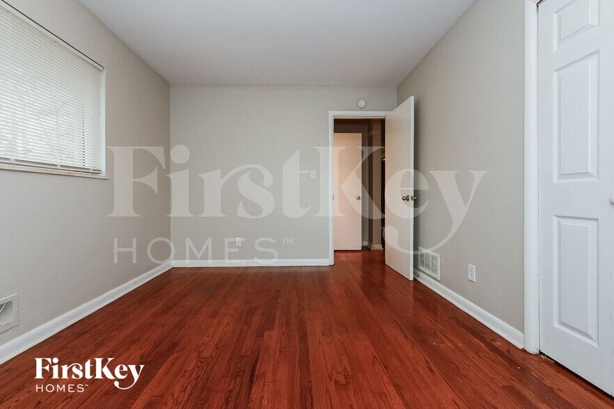 Building Photo - 3986 Kirksford Dr