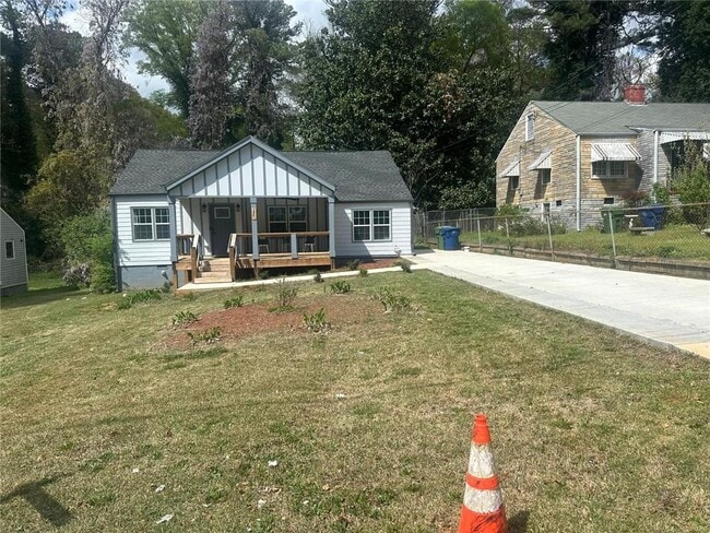 Building Photo - 1841 Bayberry Dr SW