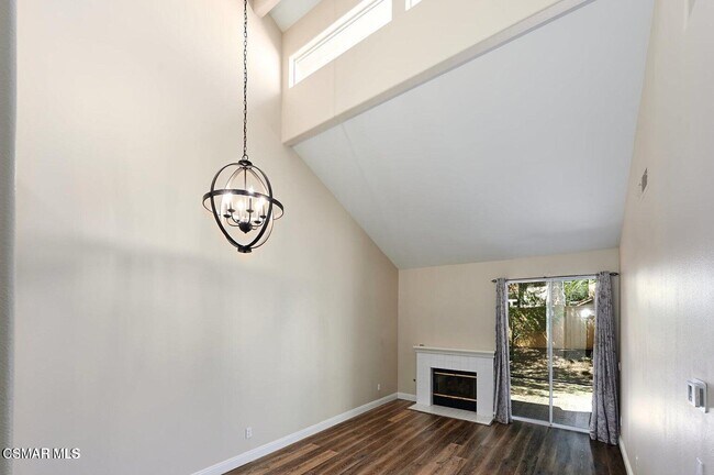 Building Photo - 4827 La Vella Dr