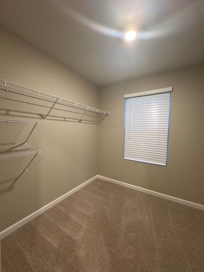 Building Photo - 4 Bedroom, 2.5 Bath and 2 Car Garage in Hartmann Crossing! $500 OFF FIRST MONTH’S RENT!