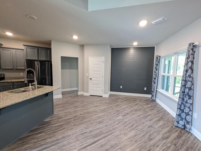 Building Photo - 3565 Pearl Ct