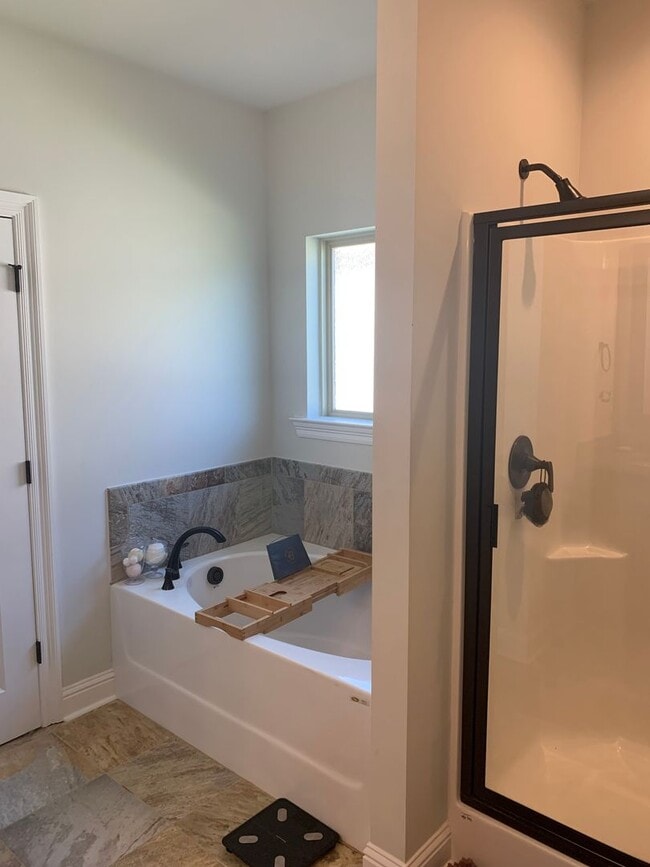Building Photo - Beautiful 4 Bedroom 2.5 Bath Available for...
