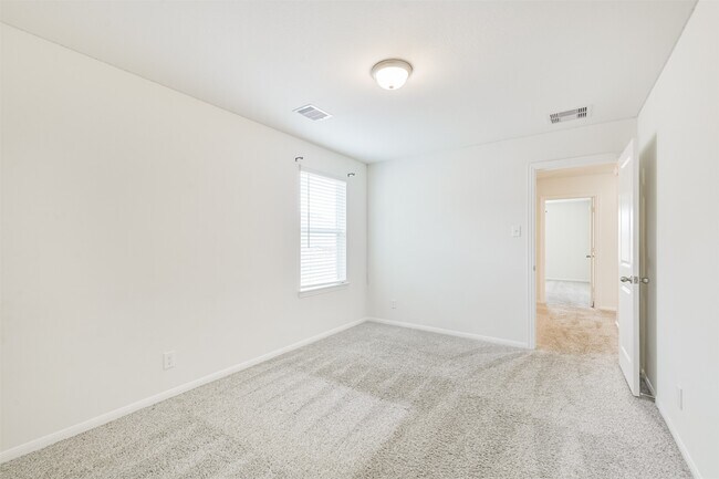 Building Photo - 30812 Willow Green Ln