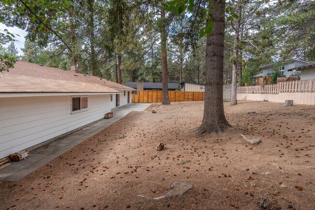Building Photo - West Hills 4 Bdrm+, 3 Bath Mid Century - A...