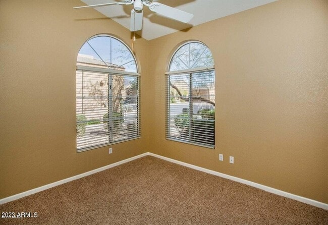 Building Photo - 8910 E Maple Dr