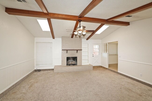 Building Photo - Beautiful 4 bedroom rental in Puckett West!