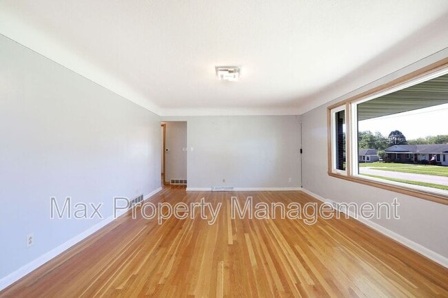 Building Photo - 7217 Maple Dr
