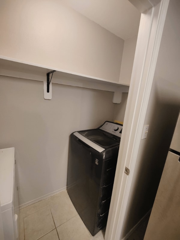 Building Photo - 2803 Pompeii St