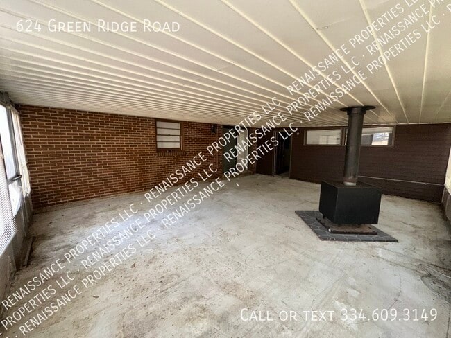 Building Photo - 624 Green Ridge Rd