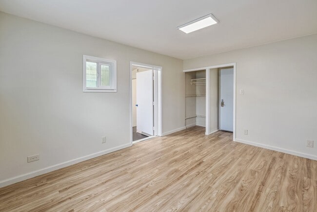 Building Photo - Nuuanu - Renovated 5 bedroom, 2 bath singl...