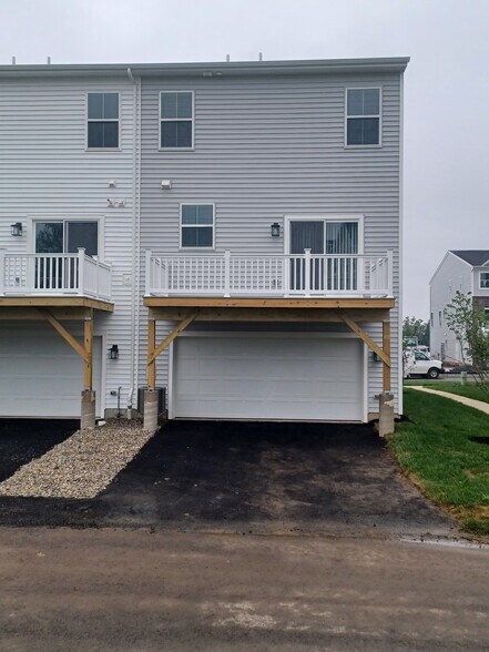 Building Photo - 4727 Franklin Cir
