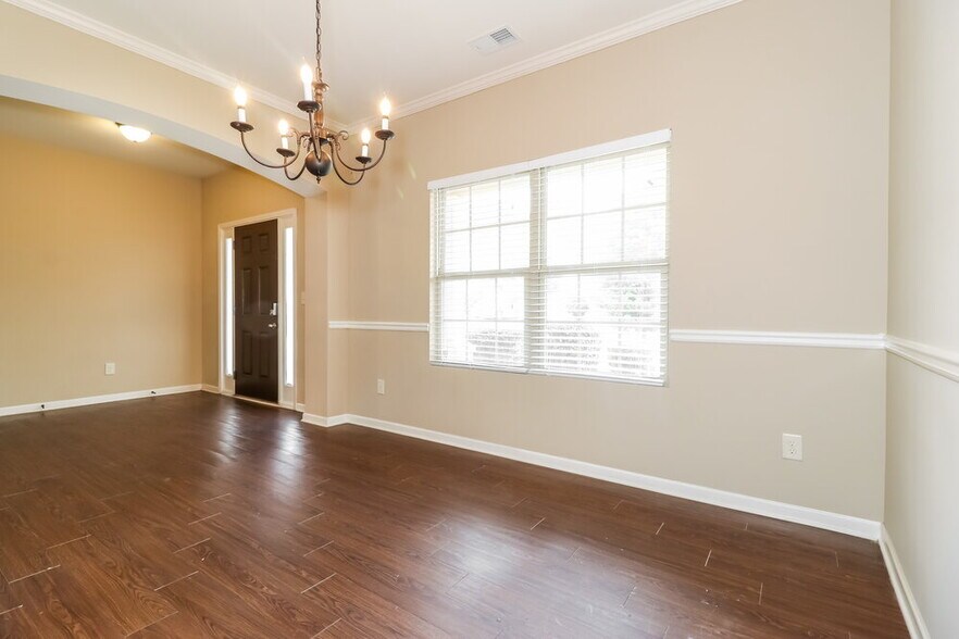 Building Photo - 2107 Juniper Ives Ct SE
