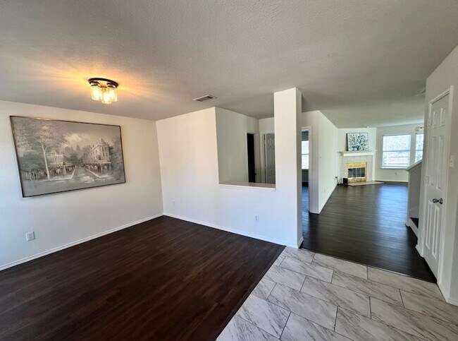 Building Photo - 224 Mulberry Dr