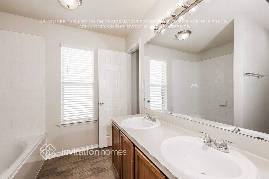 Building Photo - 1805 White Feather Ln