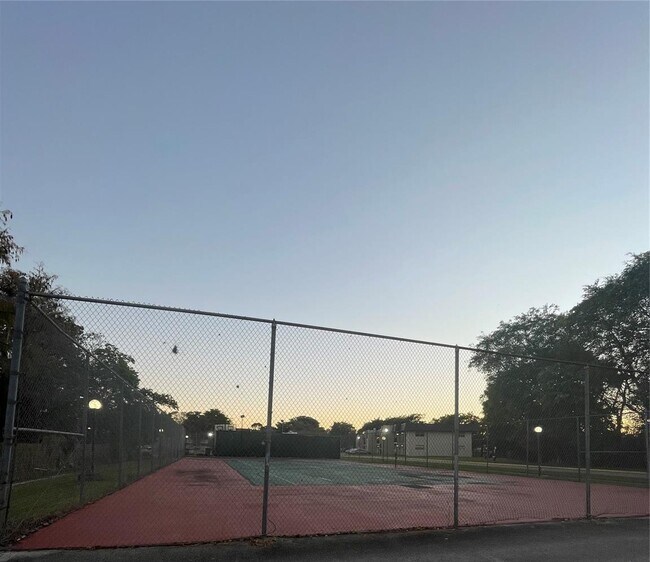 Building Photo - 7911 N Colony Cir